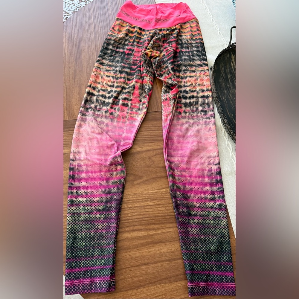 Live fitness Brazilian brand workout leggings with Multicolor Pattern